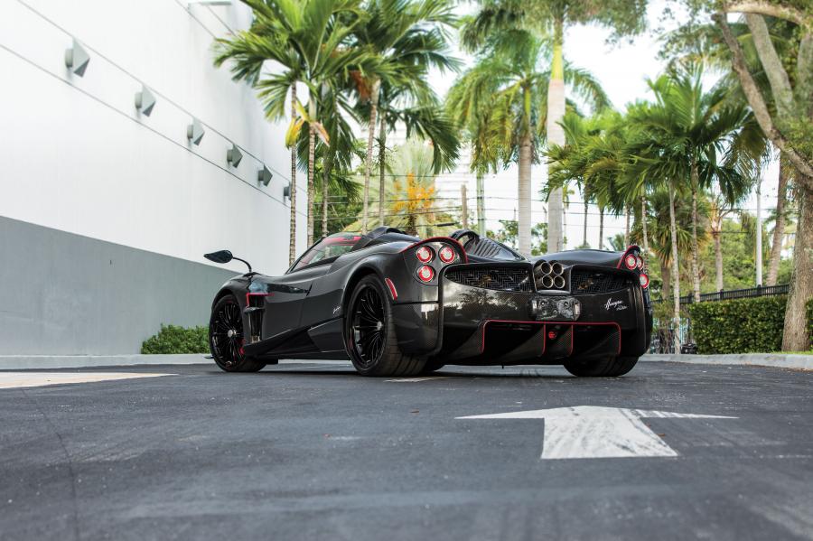  Pagani Huayra Roadster (94 of 100) 2017 года  (NA) (фото 32 из 61)